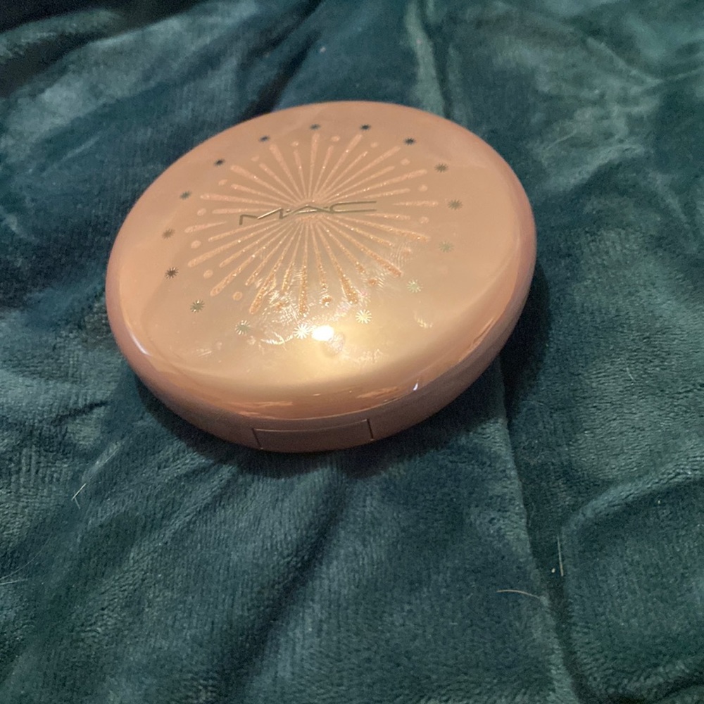 AC Highlighter in Let it Glow